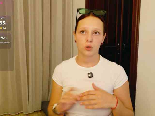 ViktoriaSillk webcam