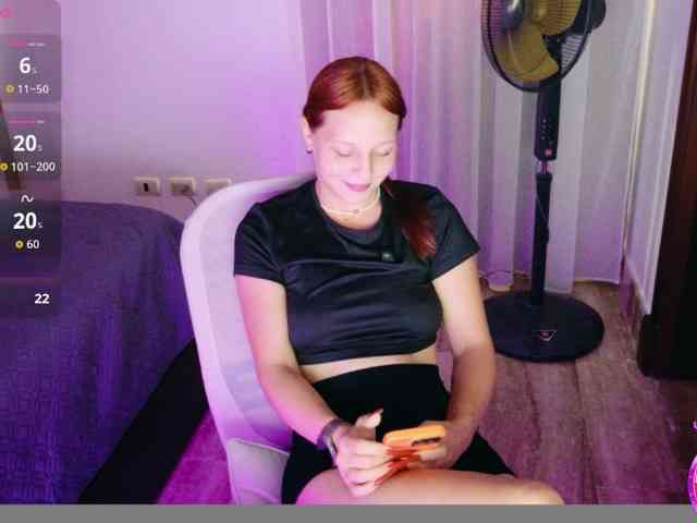 ViktoriaSillk webcam