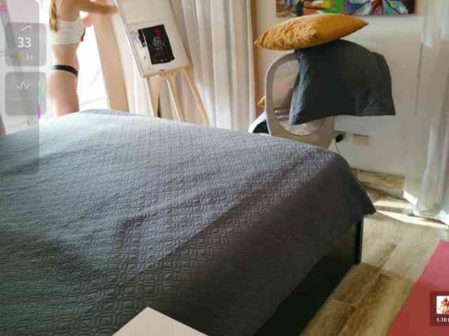 ViktoriaSillk webcam