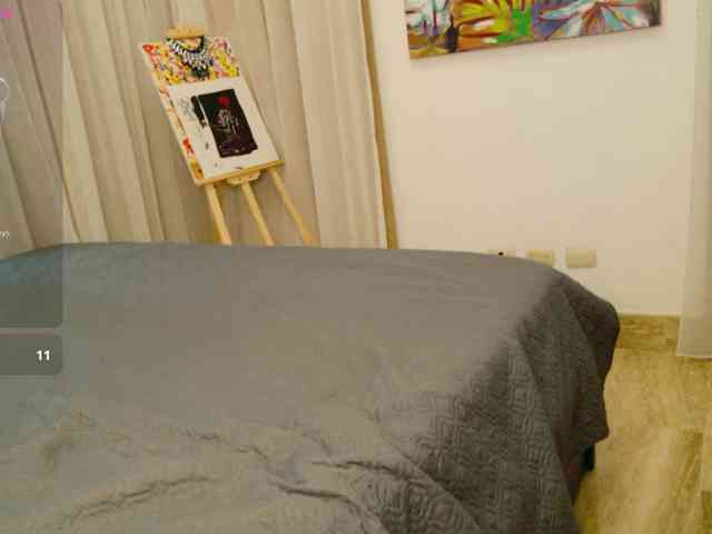 ViktoriaSillk webcam