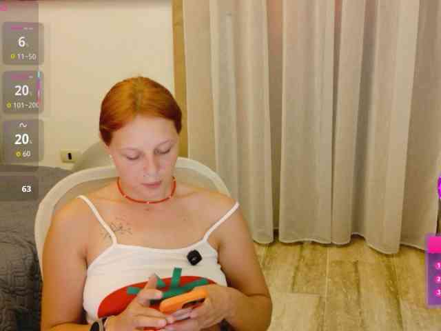 ViktoriaSillk webcam