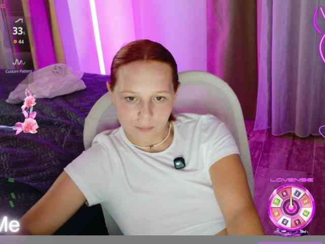 ViktoriaSillk webcam