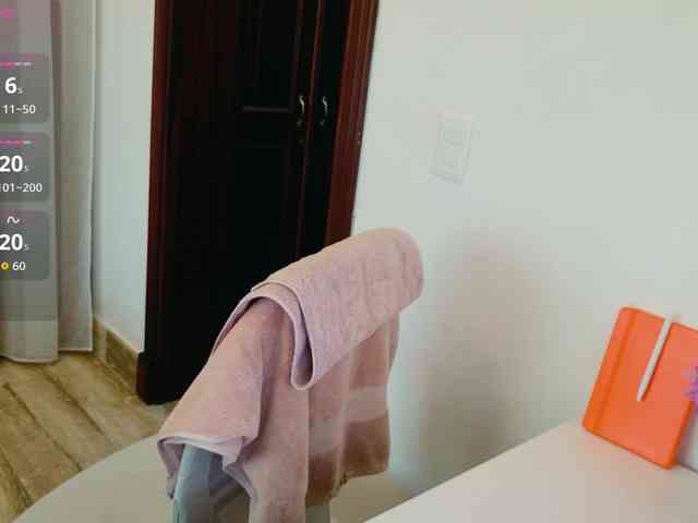 ViktoriaSillk webcam