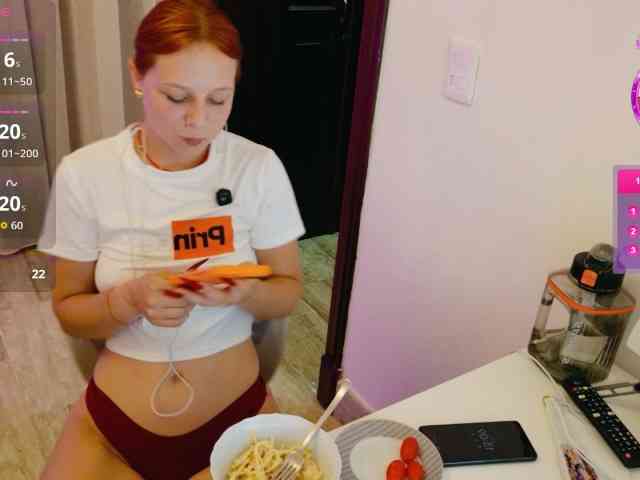 ViktoriaSillk webcam