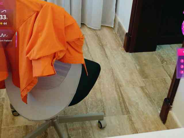 ViktoriaSillk webcam