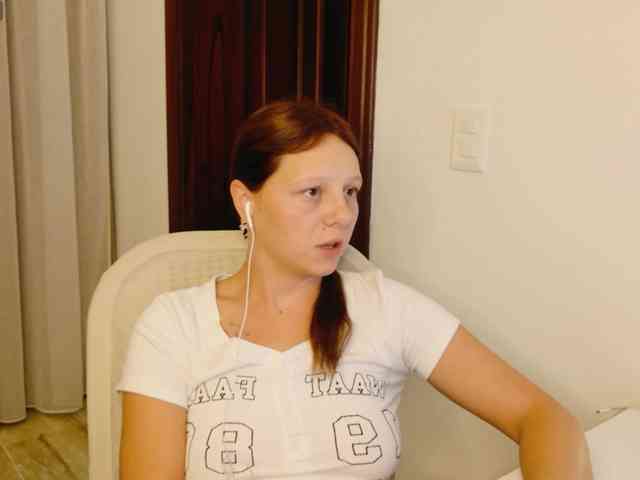 ViktoriaSillk webcam