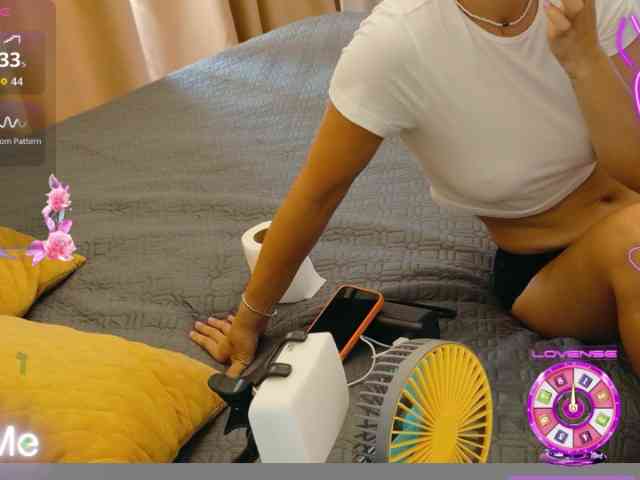 ViktoriaSillk webcam
