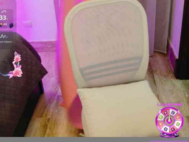 ViktoriaSillk webcam
