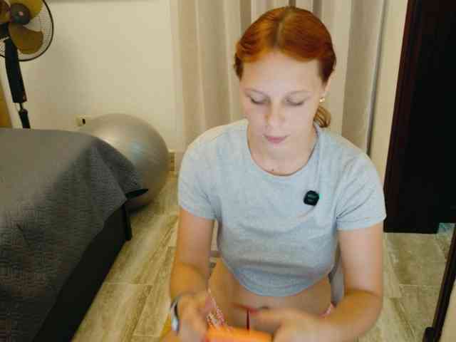 ViktoriaSillk webcam