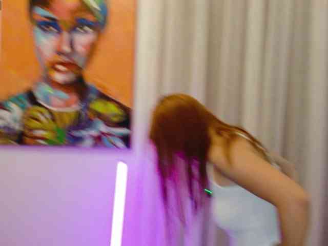 ViktoriaSillk webcam