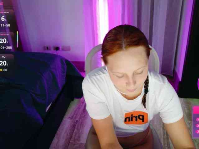 ViktoriaSillk webcam