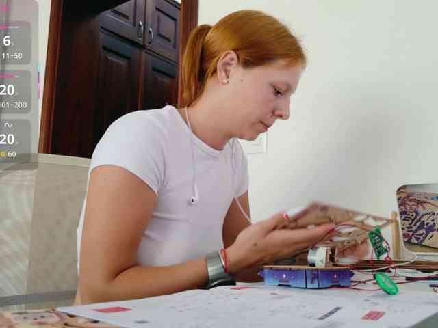 ViktoriaSillk webcam