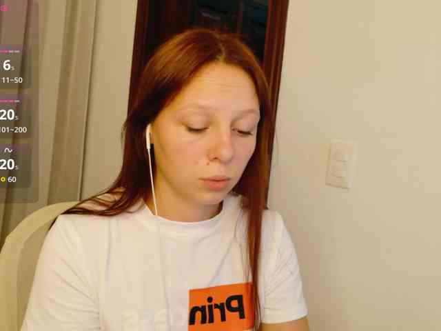 ViktoriaSillk webcam