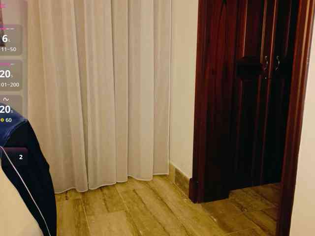ViktoriaSillk webcam
