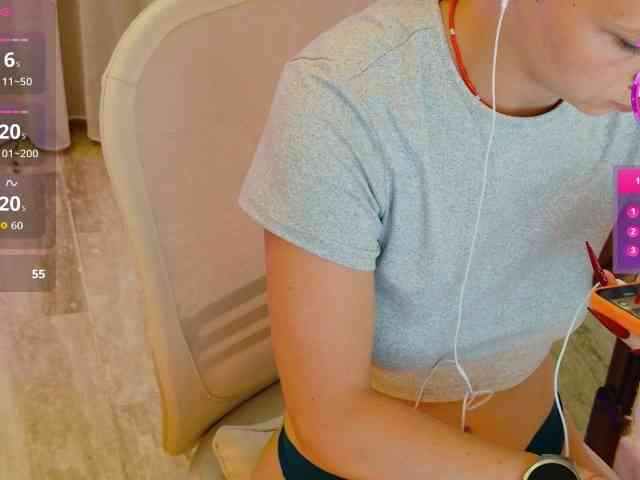 ViktoriaSillk webcam