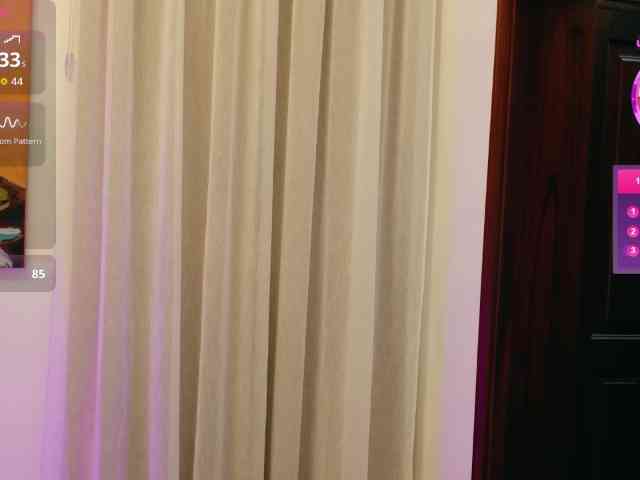 ViktoriaSillk webcam