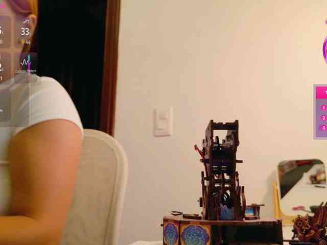 ViktoriaSillk webcam
