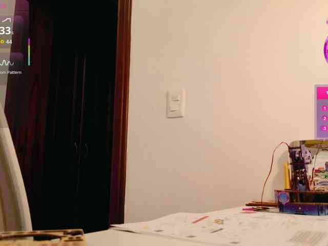 ViktoriaSillk webcam