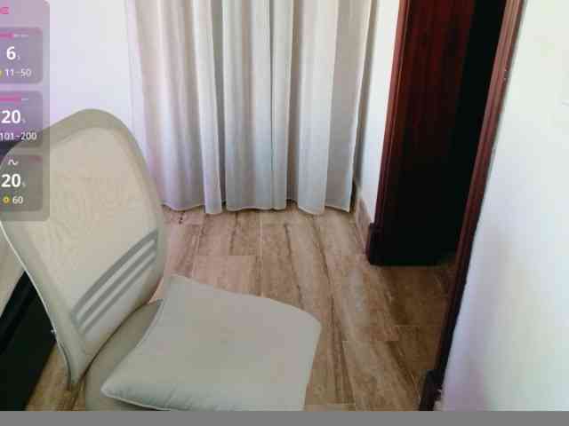 ViktoriaSillk webcam