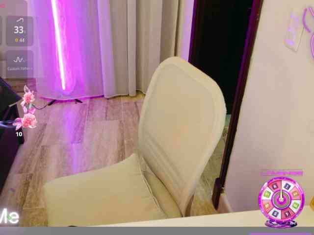 ViktoriaSillk webcam