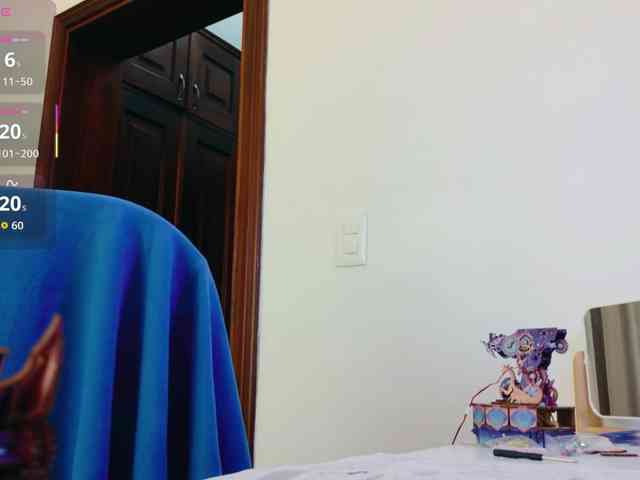ViktoriaSillk webcam