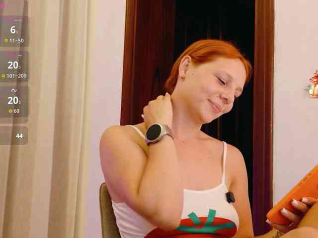 ViktoriaSillk webcam