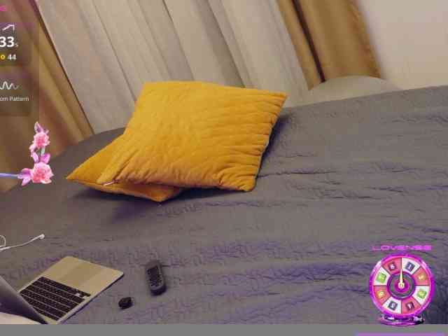 ViktoriaSillk webcam