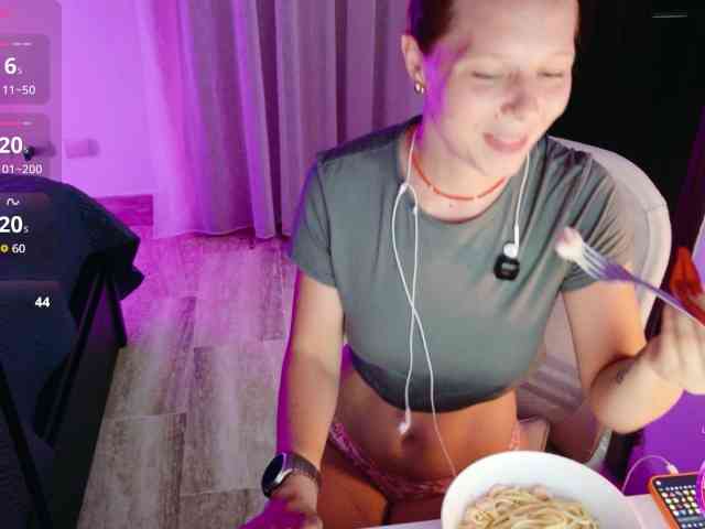 ViktoriaSillk webcam