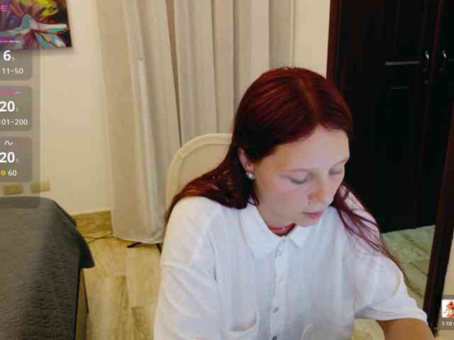 ViktoriaSillk webcam
