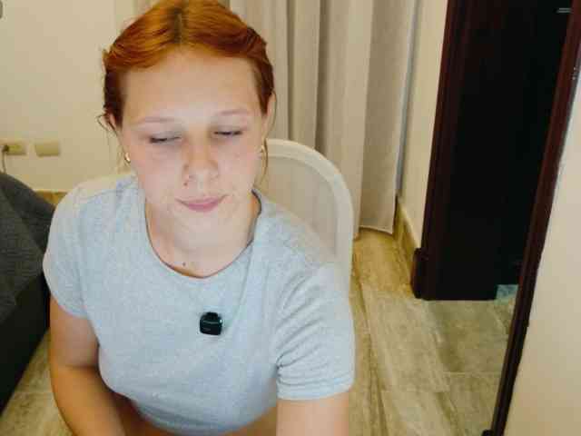 ViktoriaSillk webcam