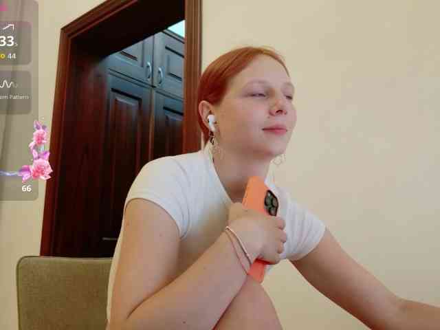 ViktoriaSillk webcam