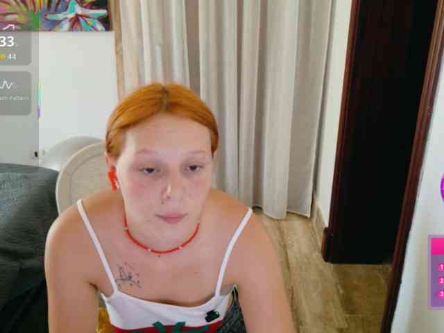ViktoriaSillk webcam