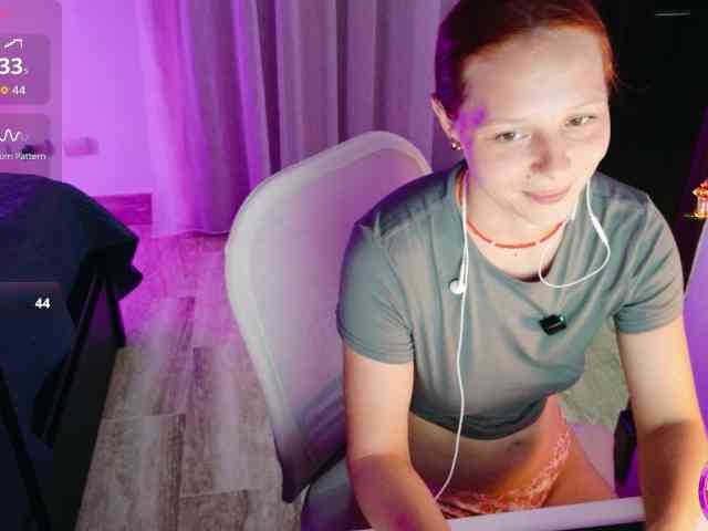 ViktoriaSillk webcam