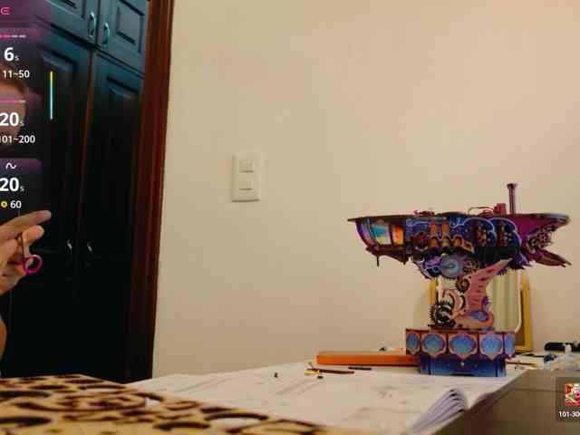 ViktoriaSillk webcam