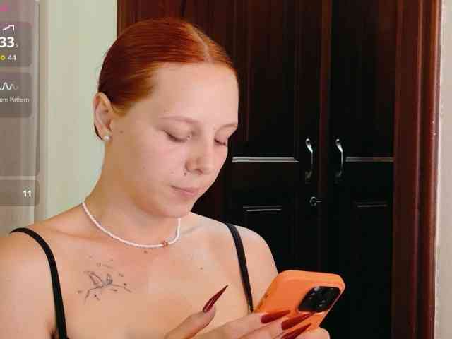 ViktoriaSillk webcam