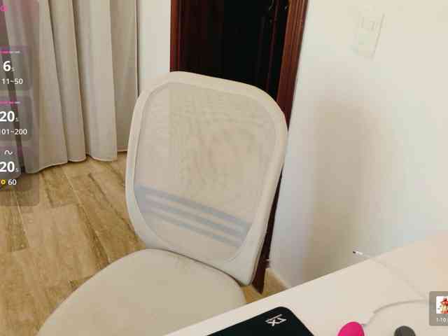 ViktoriaSillk webcam