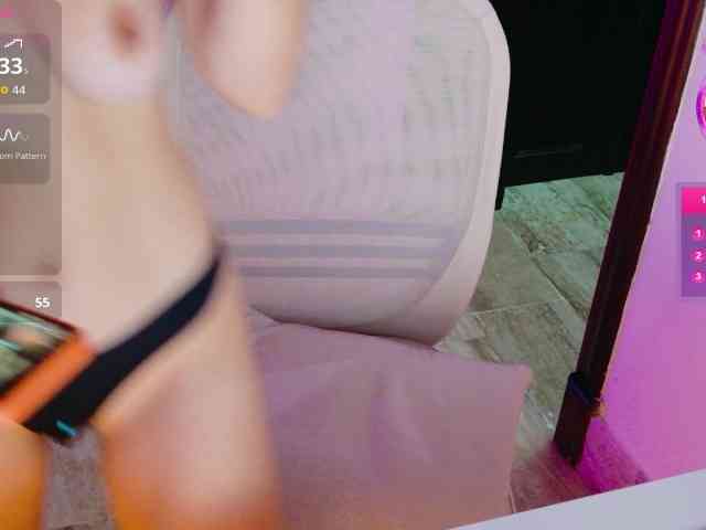 ViktoriaSillk webcam