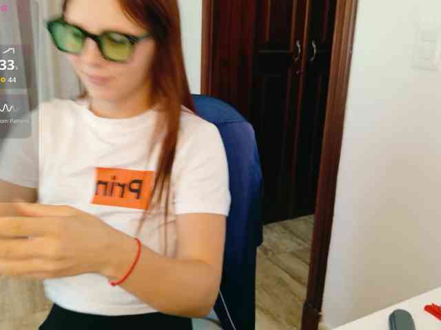 ViktoriaSillk webcam