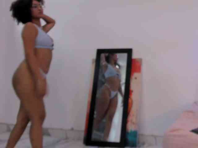 Samantha-Ebony webcam