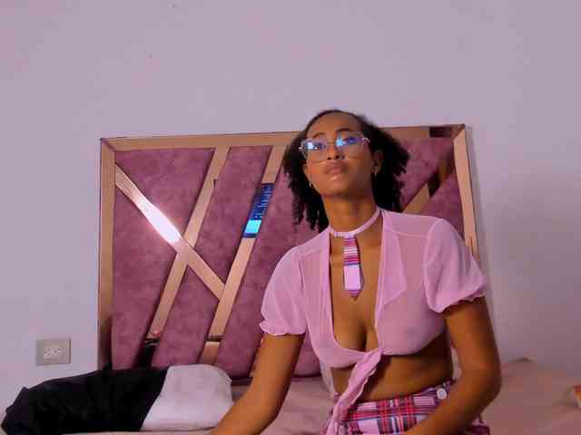 Samantha-Ebony webcam