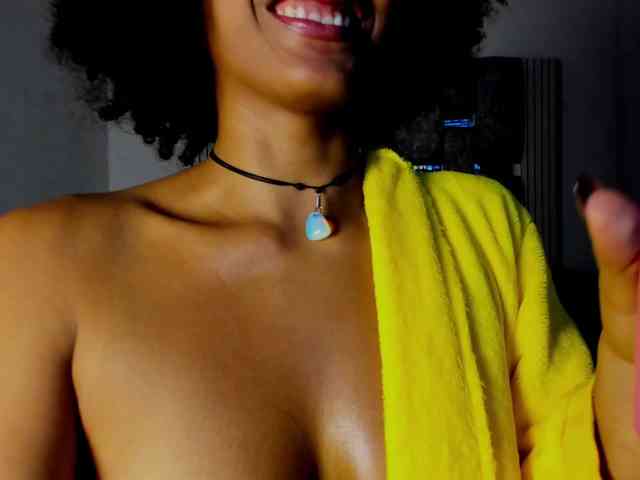 Samantha-Ebony webcam