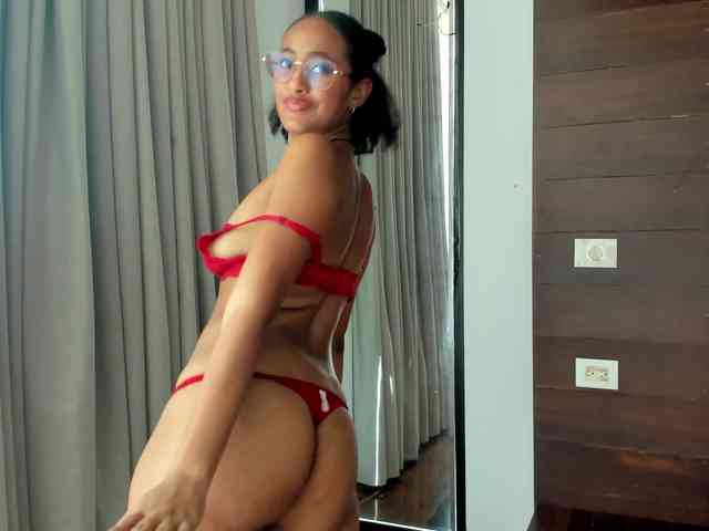 Samantha-Ebony webcam