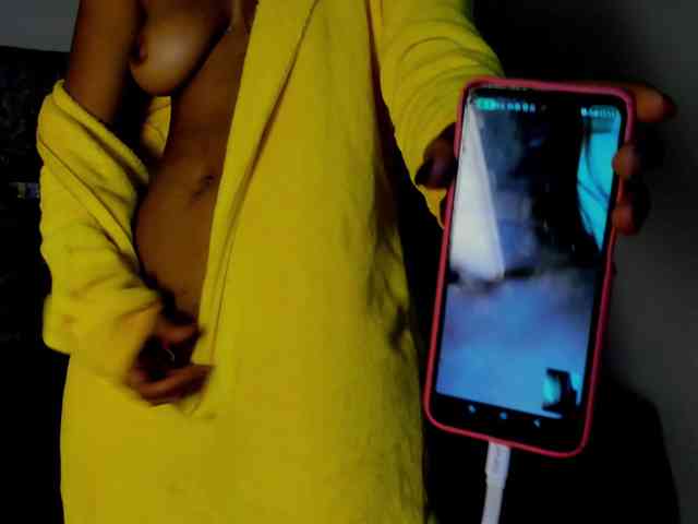 Samantha-Ebony webcam