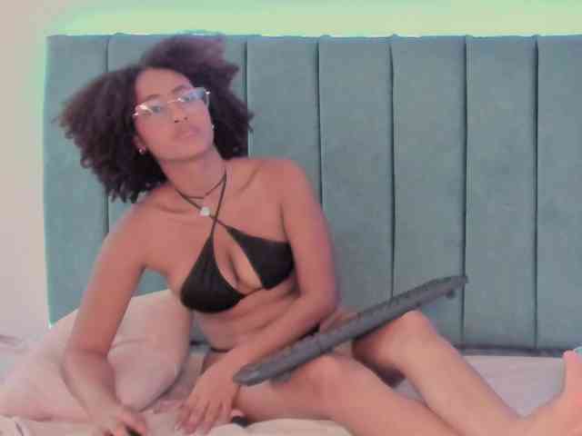 Samantha-Ebony webcam