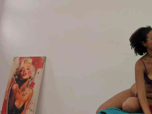 Samantha-Ebony webcam