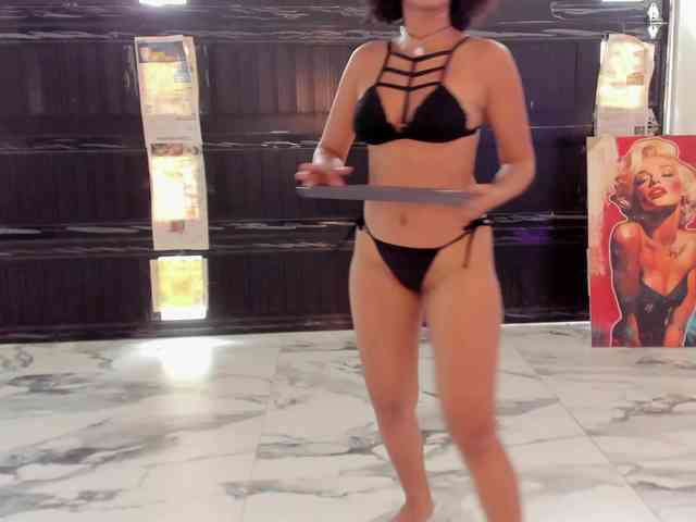 Samantha-Ebony webcam