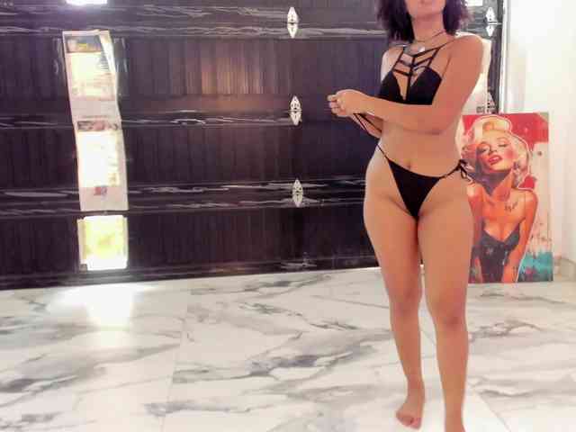 Samantha-Ebony webcam