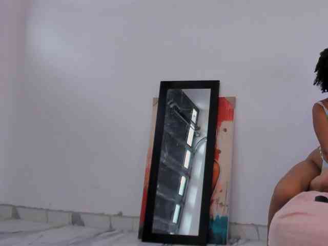 Samantha-Ebony webcam