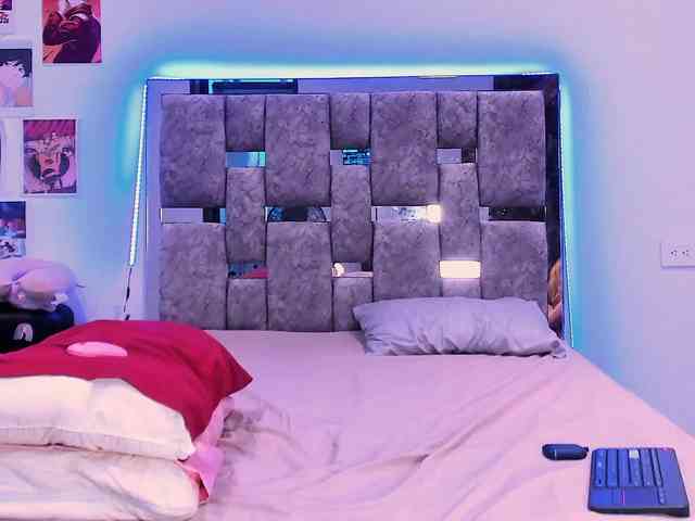 Luna-velvet01 webcam