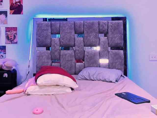 Luna-velvet01 webcam